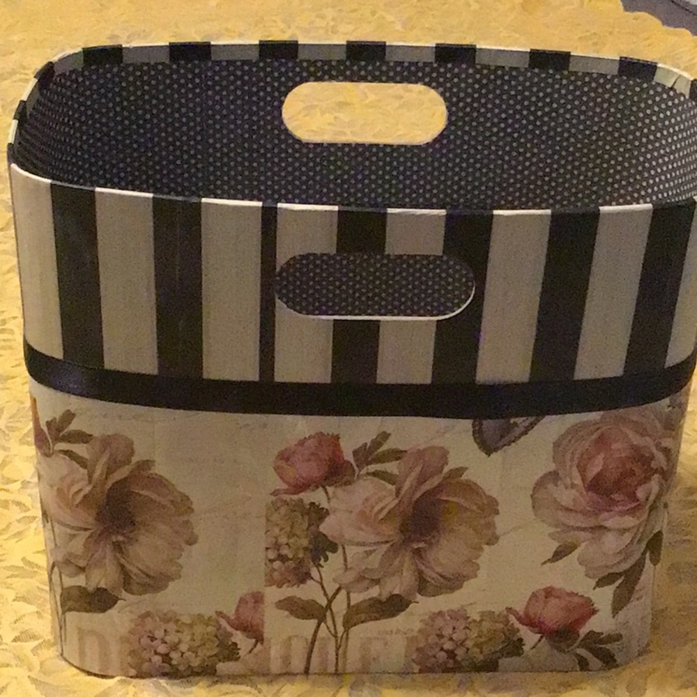 Cute storage - Picture 2 of 4